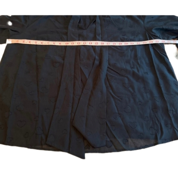 Torrid Blouse, Black Heart, tie front Cold Shoulder Long Sleeve Shirt, size 1X - Picture 7 of 7